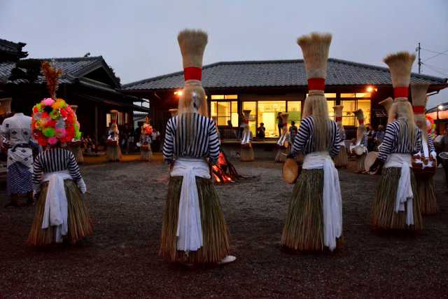A dança folclórica Ise Enza Kanko Odori, em Mie