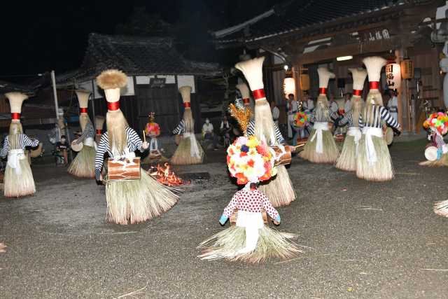 A dança folclórica Ise Enza Kanko Odori, em Mie