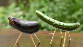 Cavalos e bois de pepino e berinjela usados no Obon