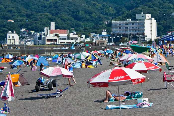 Do bronzeado ao protetor solar - como os japoneses mudaram sua relação com o sol e abandonaram as praias lotadas