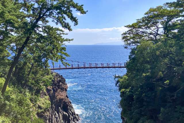 Kadowaki Tsuribashi, a ponte suspensa em Ito, Shizuoka 