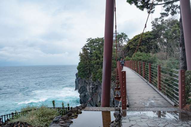 Ponte suspensa de Kadowaki, cidade de Ito, província de Shizuoka - Costa Jogasak