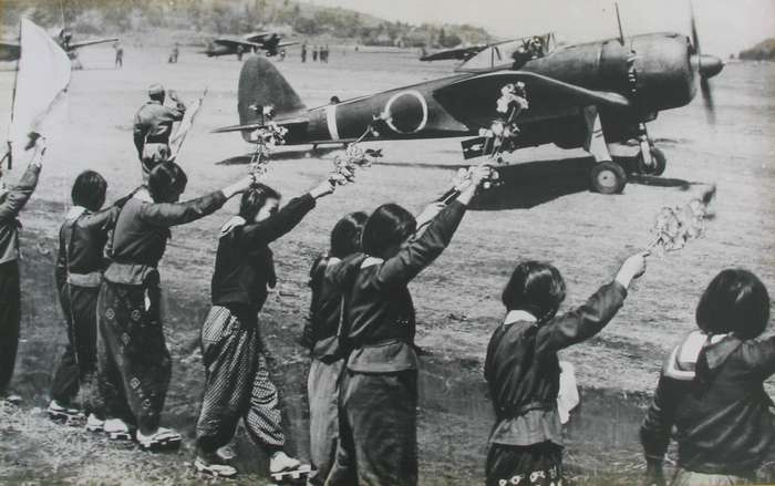 Unidade Nadeshiko, as estudantes que prestavam apoio aos pilotos kamikaze 