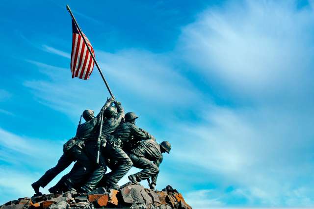 A bandeira americana em Iwo Jima. Memorial de Guerra do Corpo de Fuzileiros 
